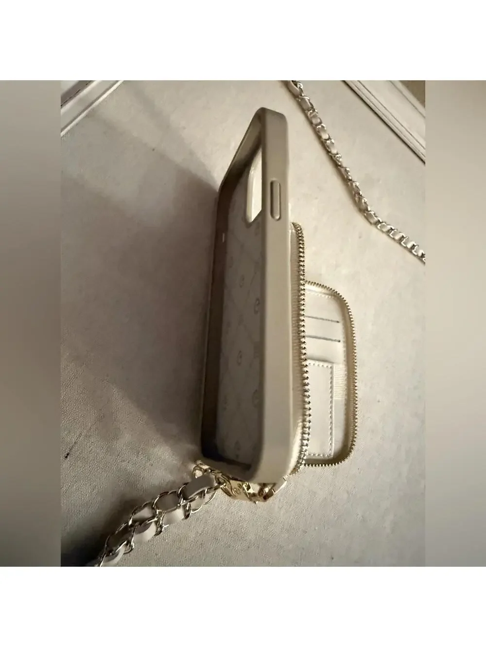Custype quilted cream iPhone 15 pro Max Crossbody Case w sunglass case NWOT